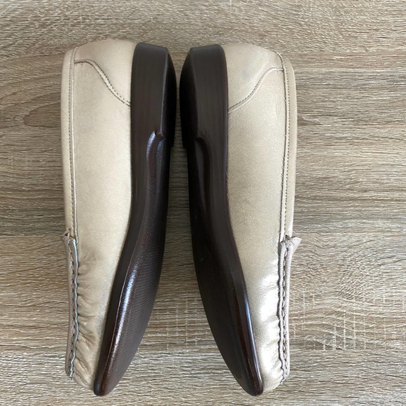 SAS Tripad Comfort Leather Loafer Gold Metallic Slip On 7.5N New - Picture 4 of 5